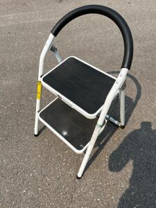 2-Step Folding Step Ladder with Padded Handle, 330 lbs Capacity, Non-slip Feet