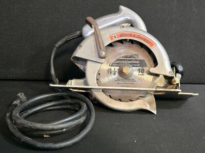 Black & Decker U-337 7-1/4" Professional H.D. Circular Saw, 1-1/8 HP, 11.0 Amps, 4,700 RPM *Works*