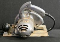 Black & Decker U-337 7-1/4" Professional H.D. Circular Saw, 1-1/8 HP, 11.0 Amps, 4,700 RPM *Works* - 3
