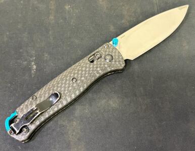 Benchmade 535-3 Bugout CPM-S90V Carbon Fiber 3.24" Blade AXIS Lock Blue Hardware Original Box