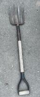 Mixed Lot: Pitchforks, Garden Fork, Cleaning Mops/Brushes, Lopper, Bale Hooks &ndash; Fair to Good Condition - 7