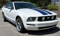 2006 FORD MUSTANG - CONVERTIBLE!