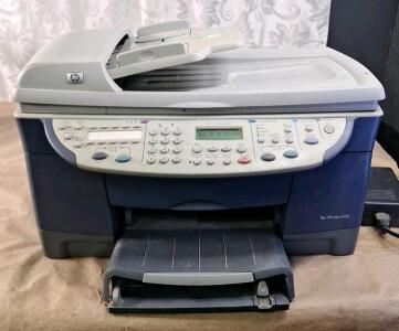 (1) HP OfficeJet d135Printer / Scanner / Copier / Fax, W/ AC Adapter