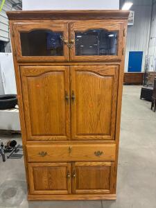 Oak Gun Cabinet with Glass Display, 8-Gun Capacity, Lockable Drawer, Multiple Storage Areas