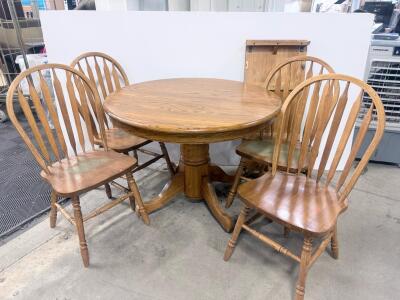 Round Oak Dining Table Set With Pedestal Base And 4 Windsor Chairs