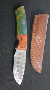 Custom Damascus Steel Fixed Blade Knife with Resin/Wood Handle and Leather Sheath
