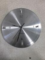 Working King Hammer/Drill with bits, Clock, Travel bag and 2" ball and hitch - 4