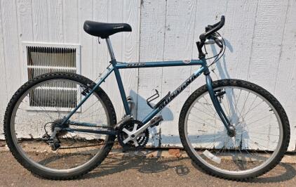 KHS Montana Mountain Bike, 26" Wheels, 3x7 Drivetrain, Cantilever Brakes