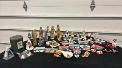 Christmas Decorations &ndash; Nativity Figures, Collectible Magnets, Ornaments, 37 Pieces, Mixed Brands