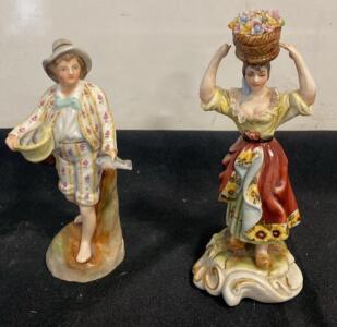 Meissen Porcelain Figurines &ndash; Matched Pair of Male and Female Figures in Period Attire ( SP 11 )