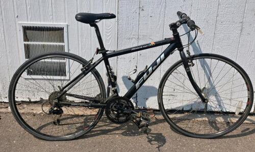 Fuji Absolute 3.0 28" 21-speed Bike, Black