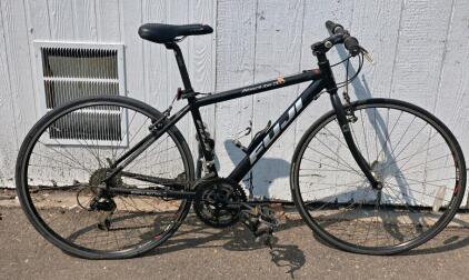 Fuji Absolute 3.0 28" 21-speed Bike, Black