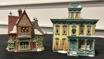 Department 56 "Mistletoe Tavern" Ceramic Christmas Village House With Lighting