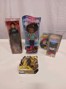 Lot of 4 Sealed Collectible Action Figures: The Batman Selina Kyle, Karma Grant, Dr. Fate, Head Shifters Batman