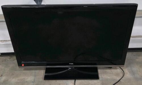 TCL L40FHDF11TA 40-Inch Full HD LCD TV With Remote Control Power ON