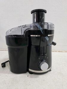 Brand new Centrifugal Juicer with 3" Wide Chute, 3 Speeds, Black/Stainless Steel