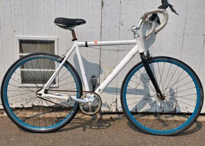 White Single-Speed Road Bike, 700C Blue Rims, Drop Bars, Front Brake, Size M, Selle Royal Seat
