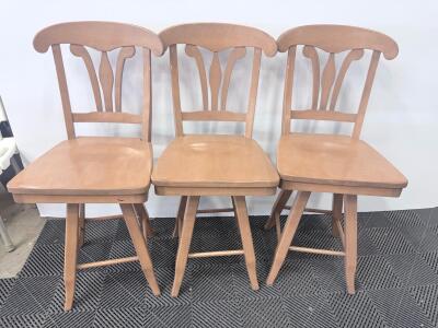 Set Of 3 Solid Wood Dining Chairs, Spindle Back, Light Natural Finish, Traditional Style