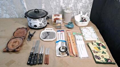 (1) Crock Pot & Assorted Kitchen Utencils