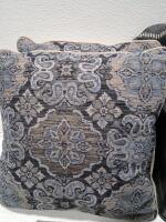 HP Keyboard, 2 Pillows, Wall Clock, 2 Small Trashcans, 2 Seat Cushions, Floral Rug - 5