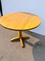 Round Oak Pedestal Dining Table With Possible Leaf Extension, 42" Diameter - 3