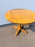 Round Oak Pedestal Dining Table With Possible Leaf Extension, 42" Diameter - 4
