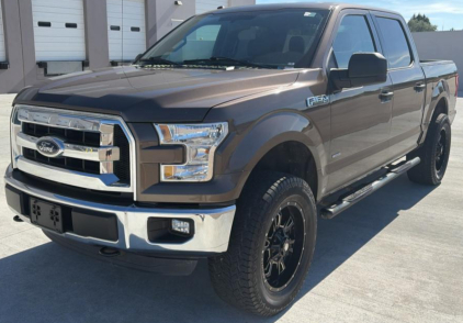 2016 FORD F-150 - 4x4!