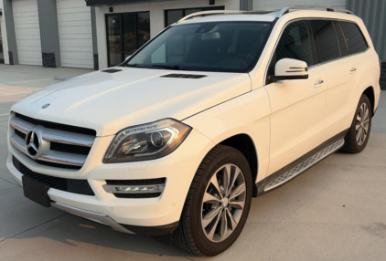 2015 MERCEDES BENZ GL450 - LEATHER SEATS - BACKUP CAMERA!