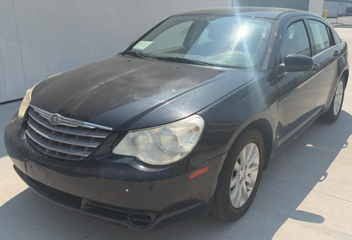2010 CHRYSLER SEBRING - LEATHER SEATS!