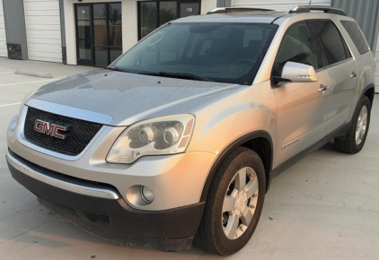 2008 GMC ACADIA - SUNROOF!