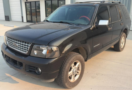 2004 FORD EXPLORER - 4X4!