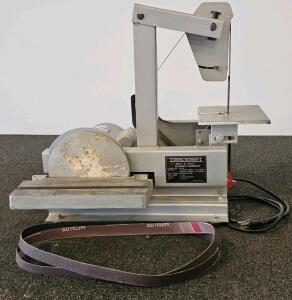 Central Machinery 1" Belt & 5" Disc Sander/Grinder, 1/2 HP Motor, 1" x 42" Belt, 5" Disc (Functional)