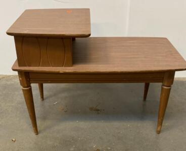 Mid-Century Modern 2-Tier End Table With Splayed Tapered Legs And Wood Grain Finish