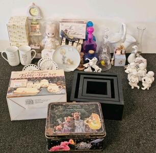Precious Moments, Royal Seasons, Pigs In Space, Tableware, Figurines & Collectibles