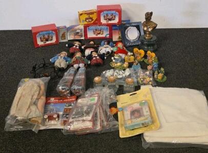Mixed Collectibles, Dolls, Animal Figurine Sets, Coca-Cola Bottles, etc. (FN-B)