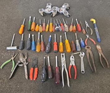 Mixed Hand Tools,Haul-Master 3-Wheel Dollies, Screwdrivers, Pliers, Wrench, Estwing Bar (FN-B)