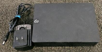 Seagate Expansion 6TB Desktop External Hard Drive SRD0NF2 USB 3.0 w/ Power Adapter, 2021 (Functional)