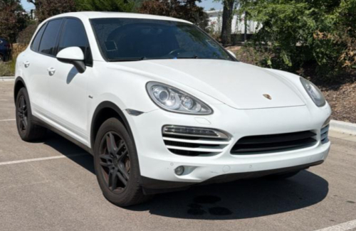 2014 PORSCHE CAYENNE - DIESEL!