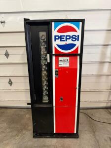 Vintage Pepsi Vending Machine, 8 Selections, Coin-Operated, 1960s Era