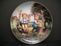 Danbury Mint M.I. Hummel "Apple Tree Boy & Girl" Collector Plate, Limited Edition, 1989