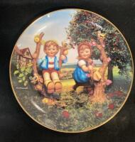 Danbury Mint M.I. Hummel "Apple Tree Boy & Girl" Collector Plate, Limited Edition, 1989 - 3