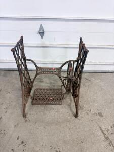 Singer Cast Iron Treadle Sewing Machine Base, Ornate Victorian Design, Vintage Antique Frame