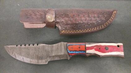 Custom Damascus Steel Fixed-Blade Hunting Knife with Laminated Wood Handle and Leather Sheath