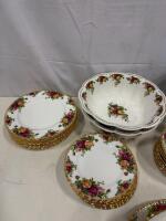 Royal Albert Old Country Roses Bone China Set, 26 Pieces, Gravy Boat, Bowls, Plates, Salt & Pepper - 2