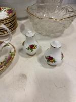 Royal Albert Old Country Roses Bone China Set, 26 Pieces, Gravy Boat, Bowls, Plates, Salt & Pepper - 4