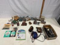 N Scale Model Train Lot: 20+ Plastic Buildings, 30+ Track Pieces, Accessories & Transformers