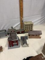 N Scale Model Train Lot: 20+ Plastic Buildings, 30+ Track Pieces, Accessories & Transformers - 5