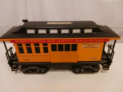Beams Baggage and Express Car 3068 Model Train, Yellow/Red