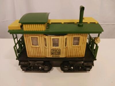 Beams Railway Caboose 285, O Scale, Plastic Body with Metal Wheels