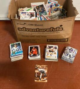 Mixed Sports Trading Cards Lot: 800-1200 Cards, Topps, Panini, Upper Deck, 1980s-2020s - ( SP 6 )